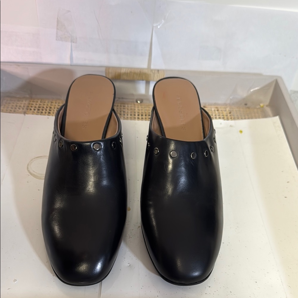 AEROSOLES Black Mules Classic Minimalist Design size 8 nwt